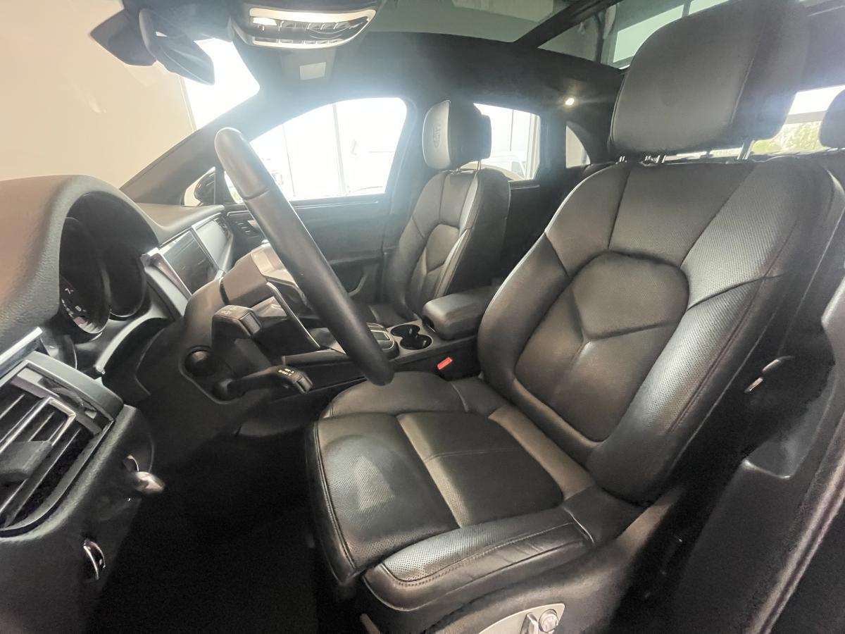2021 Porsche Macan AWD thumb 12