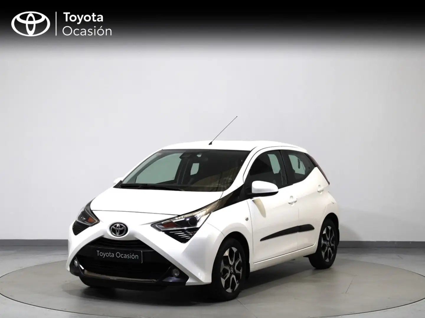 Toyota Aygo 1.0 VVT-i x-play Blanc - 1