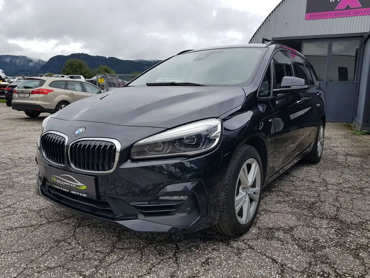 BMW 216 i Sport Line GT // LED / Navi / PDC // Schwarz - 1
