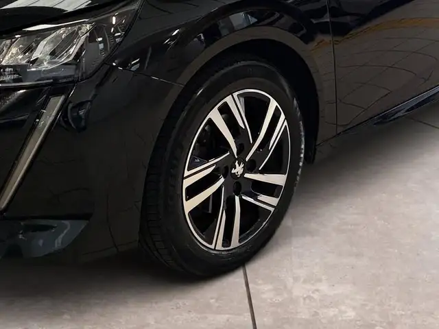 Peugeot 208 view 15