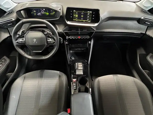 Peugeot 208 view 6