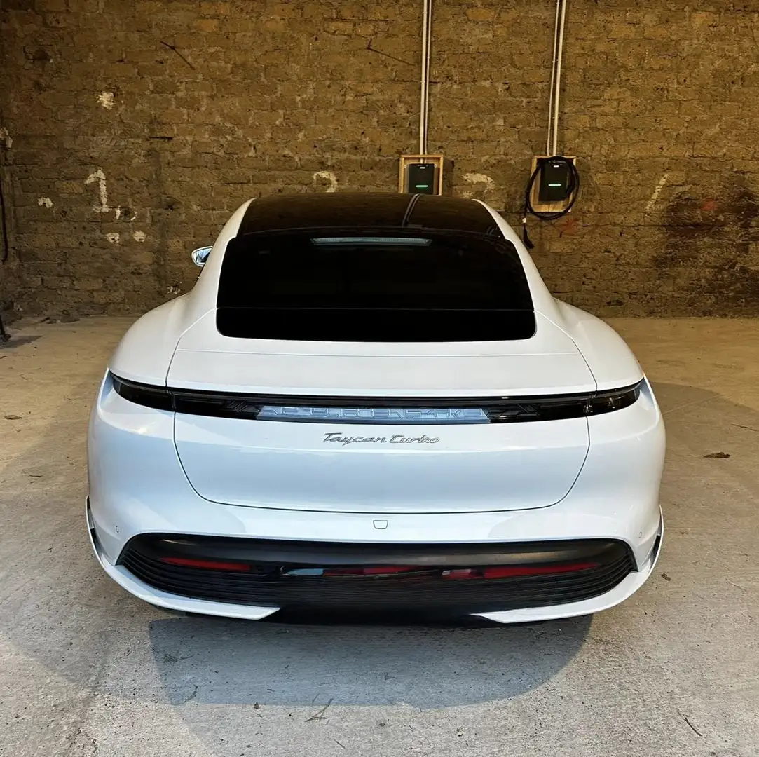 Porsche Taycan Turbo - 1