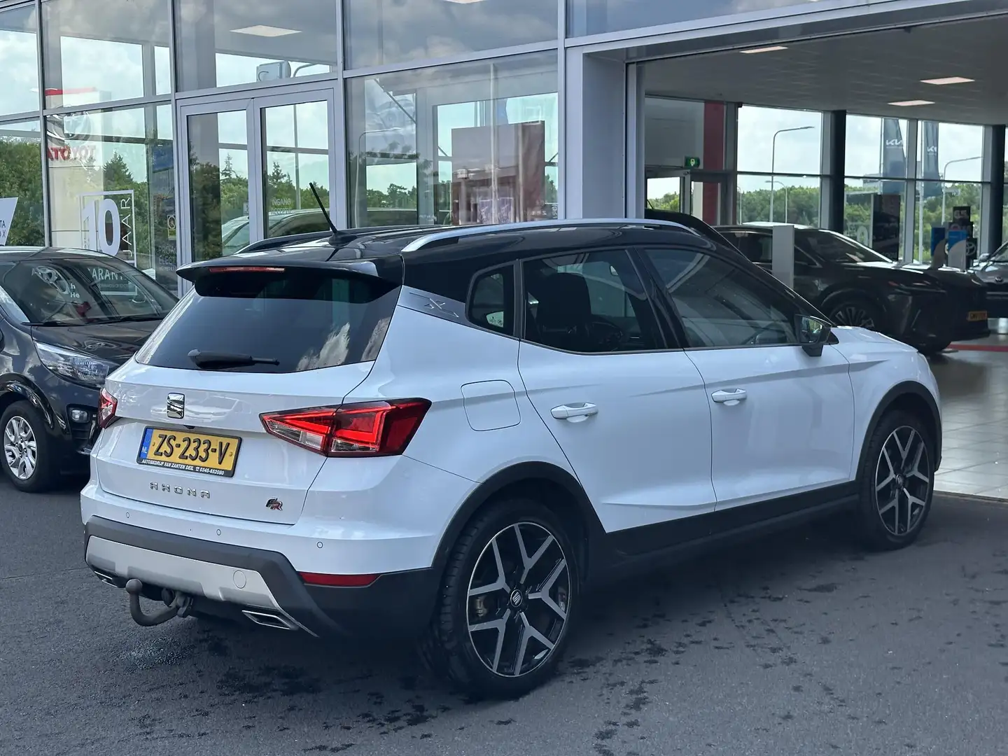 SEAT Arona 1.0 TSI FR Business Intense Automaat | Trekhaak | Wit - 2