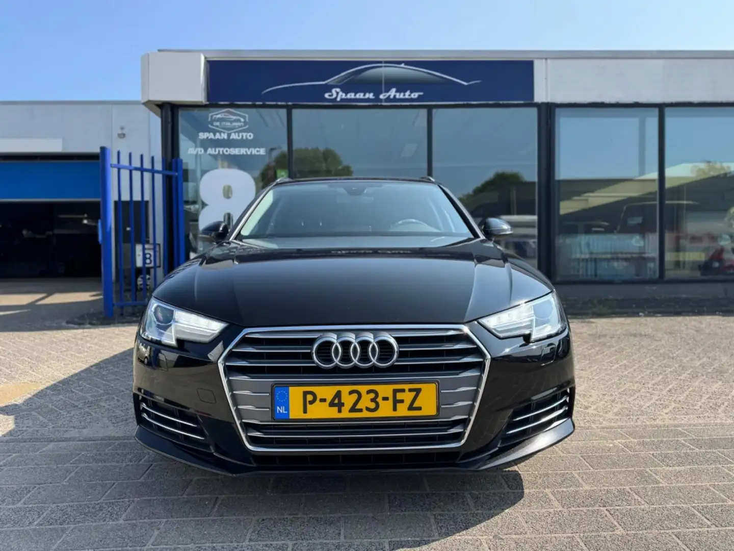 Audi A4 Avant 2.0 T MHEV Sport S-line Black Edition Schwarz - 2