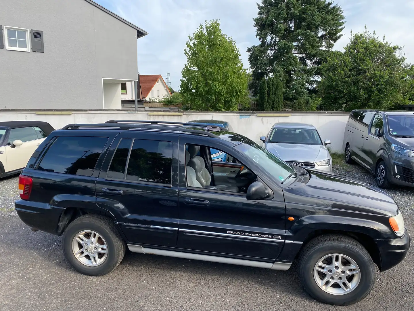 Jeep Grand Cherokee 2.7 CRD Overland 1Hd Schwarz - 2