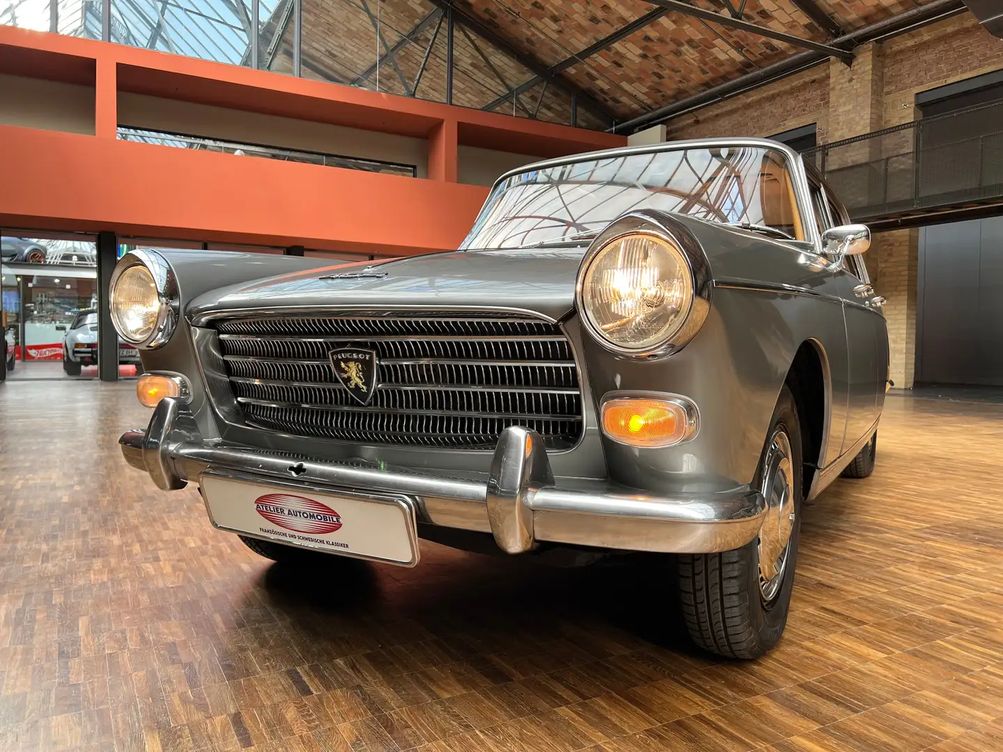 Peugeot 404 Superluxe (Vergaser) Grau - 2
