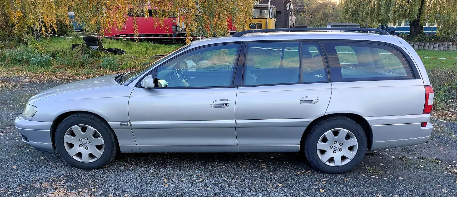 Opel Omega Omega Caravan 2.2 16 V Elegance Srebrny - 2