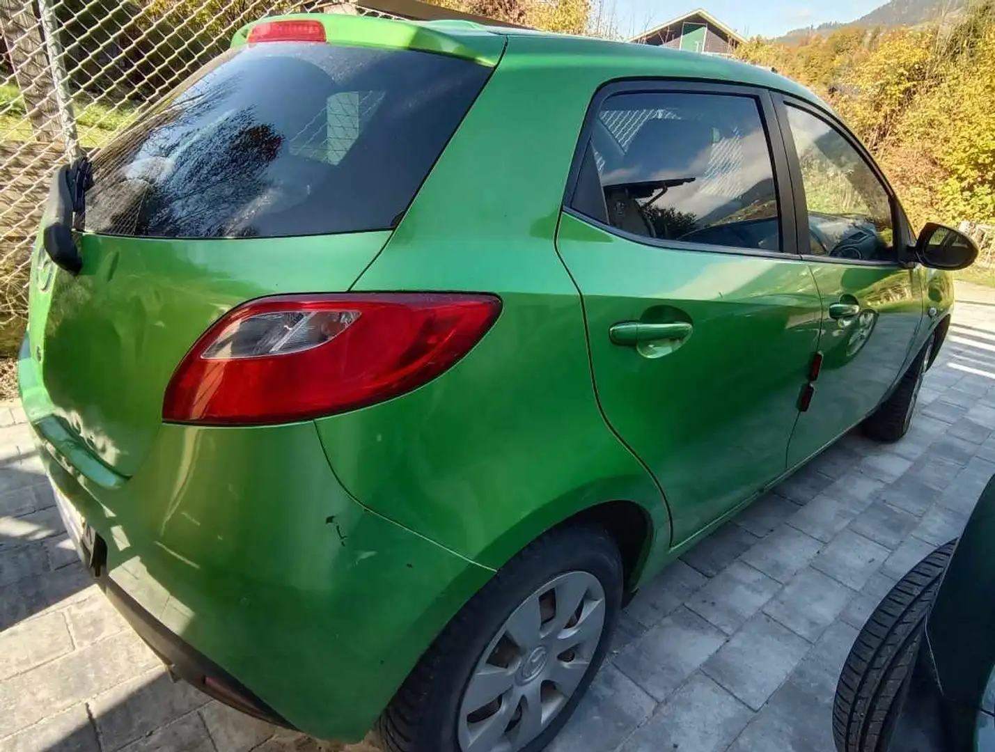 Mazda 2 Mazda 2 1,3i Takumi II Takumi II Grün - 1