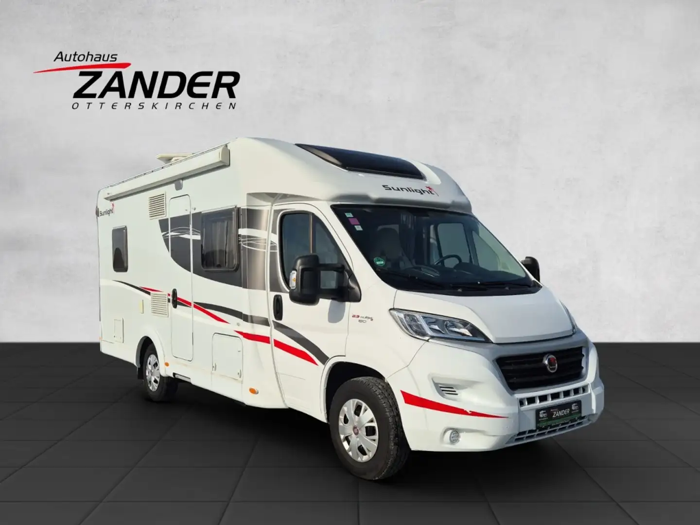 Sunlight T64 AHK TV / SAT Klima Navi Rückfahrkamera Wit - 1