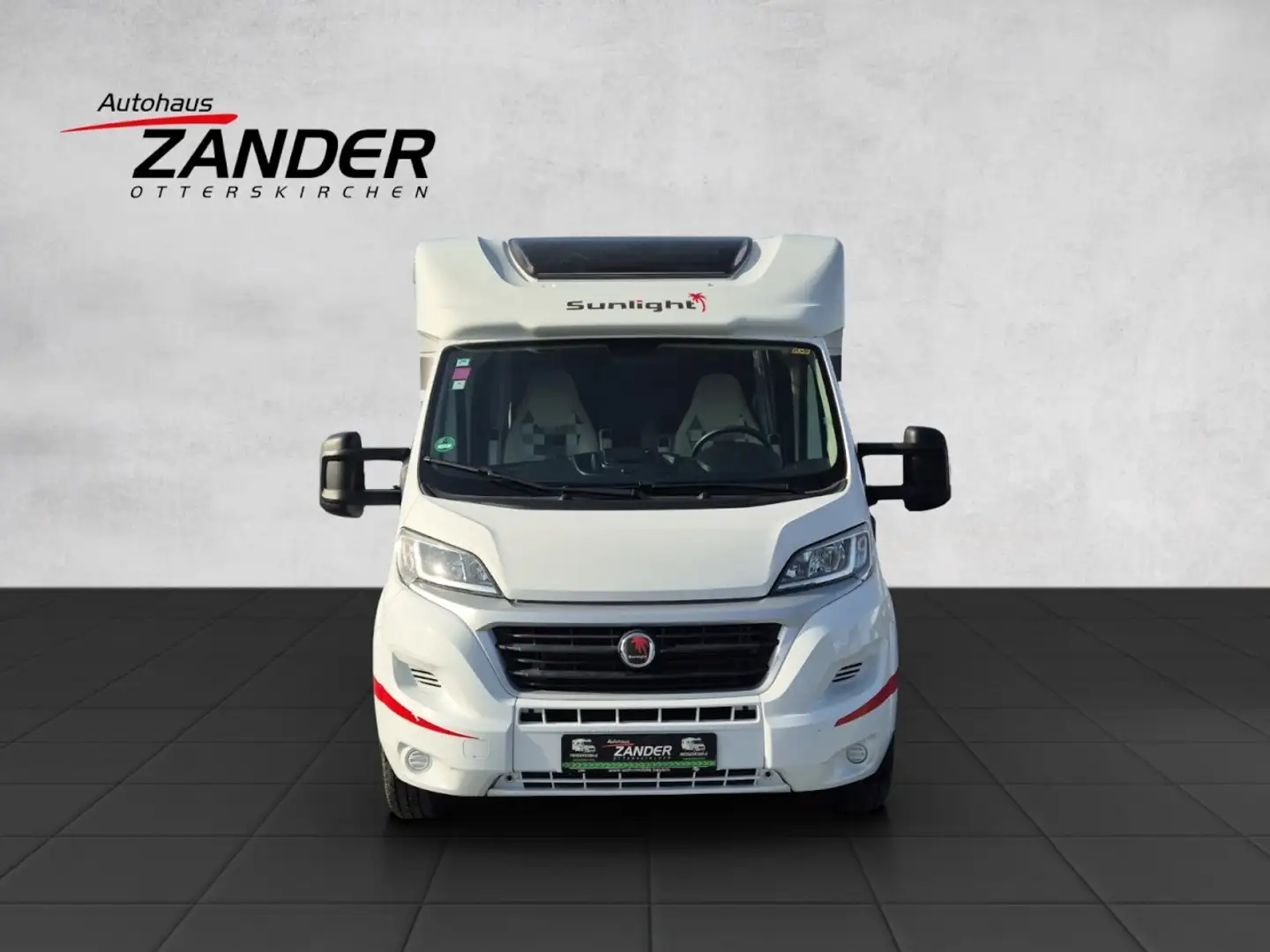 Sunlight T64 AHK TV / SAT Klima Navi Rückfahrkamera Wit - 2