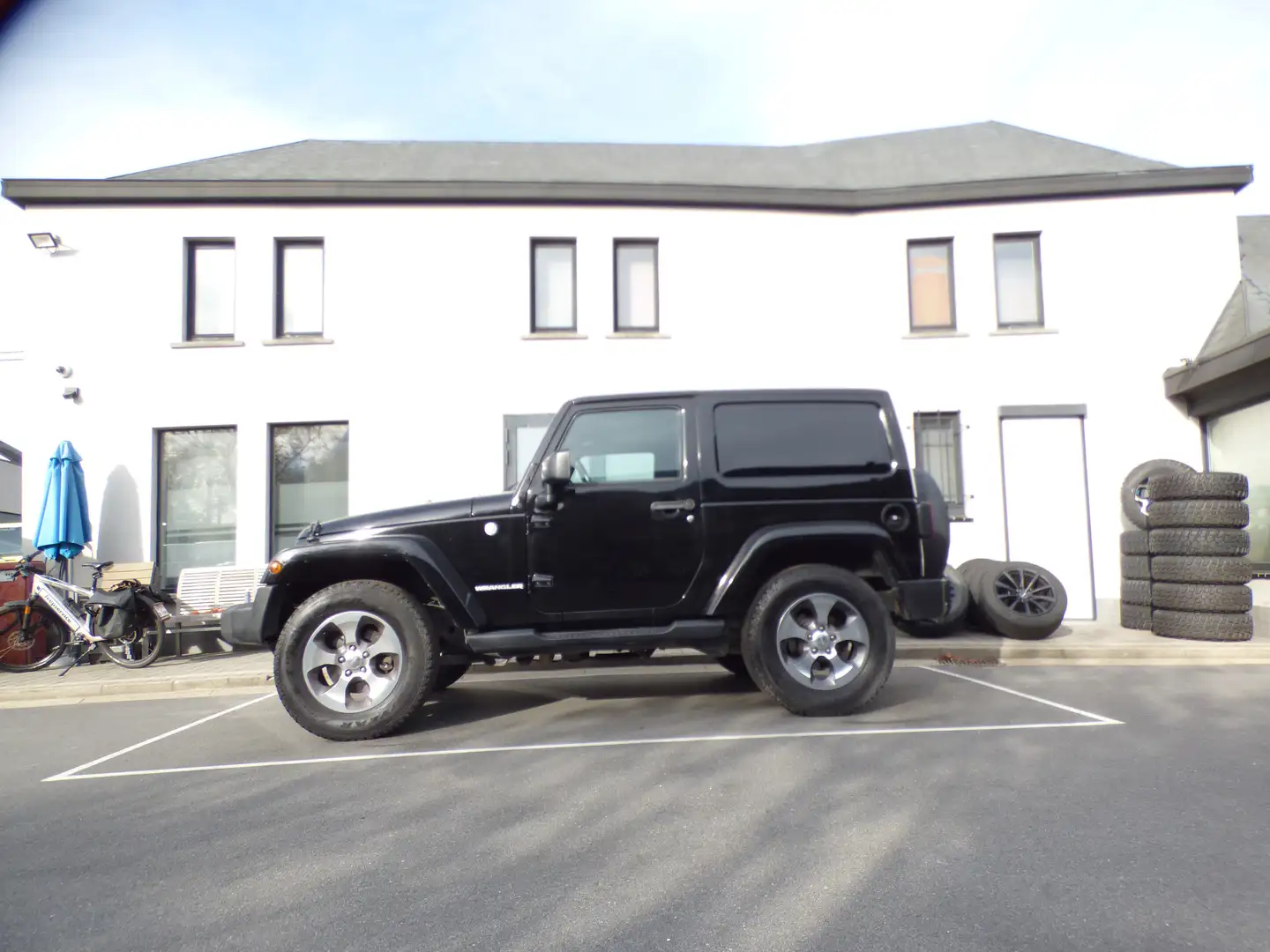 Jeep Wrangler Sahara-Lichte vracht - Automaat - 26033Ex btw Zwart - 2