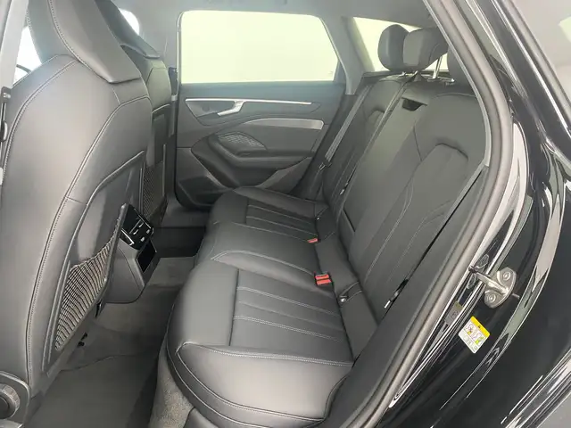 Audi A6 view 11