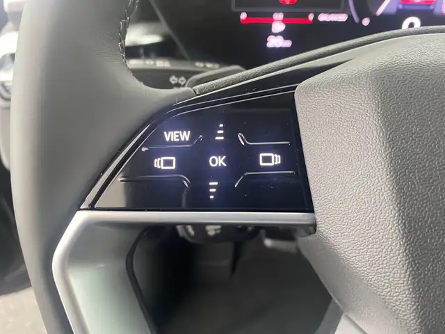 Audi A6 view 14