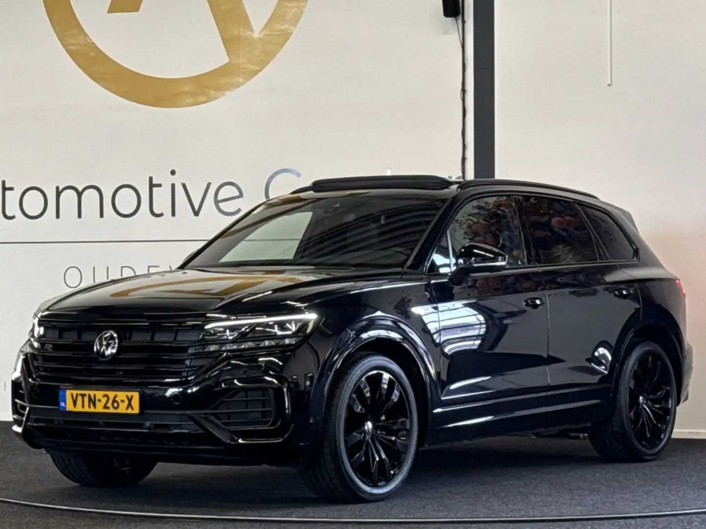 Volkswagen Touareg 3.0 V6 TDI Elegance | MASSAGE | LUCHTV. | EL. TREK Negru - 1