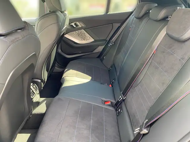 BMW 1 Series view 11