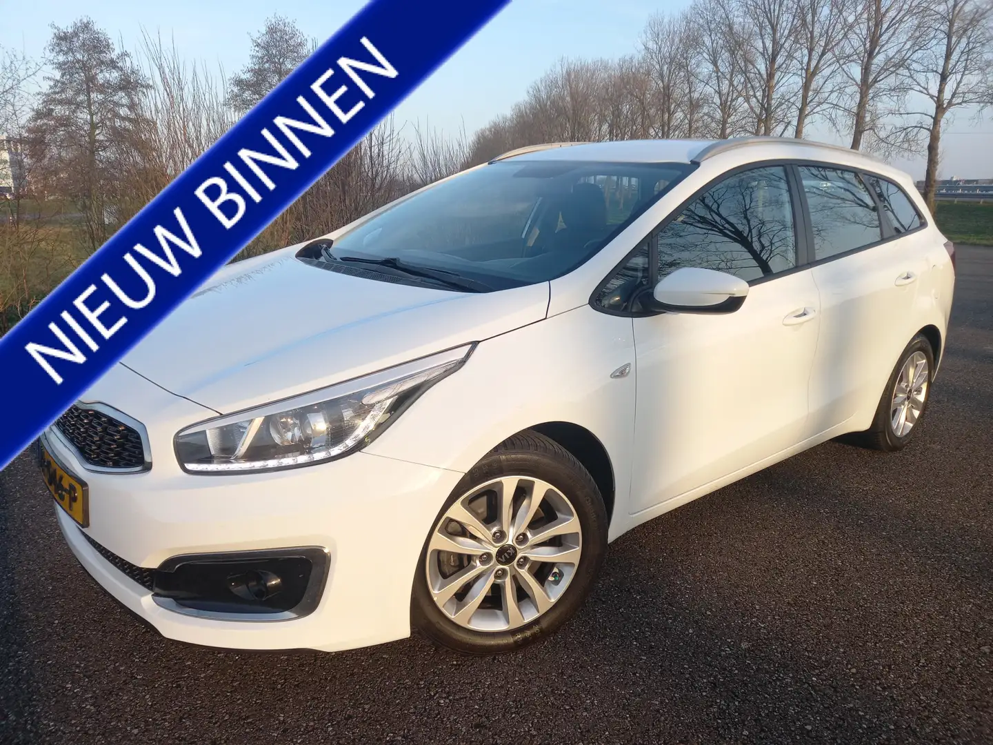 Kia Ceed SW / cee'd SW Sportswagon 1.6 GDI First Edition Blanc - 1