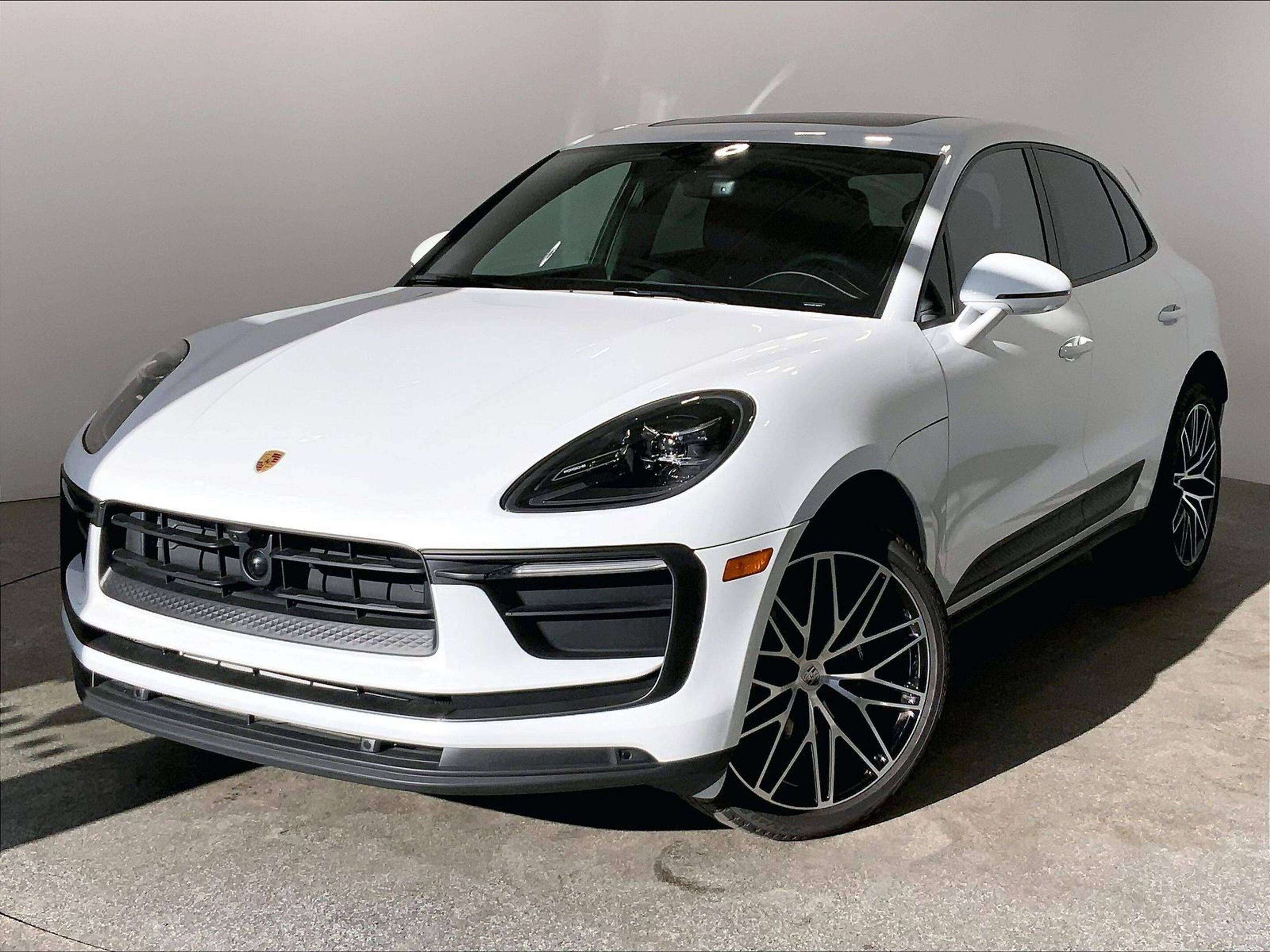 2026 Porsche Macan Prem Plus Pkg, PASM, CPO!