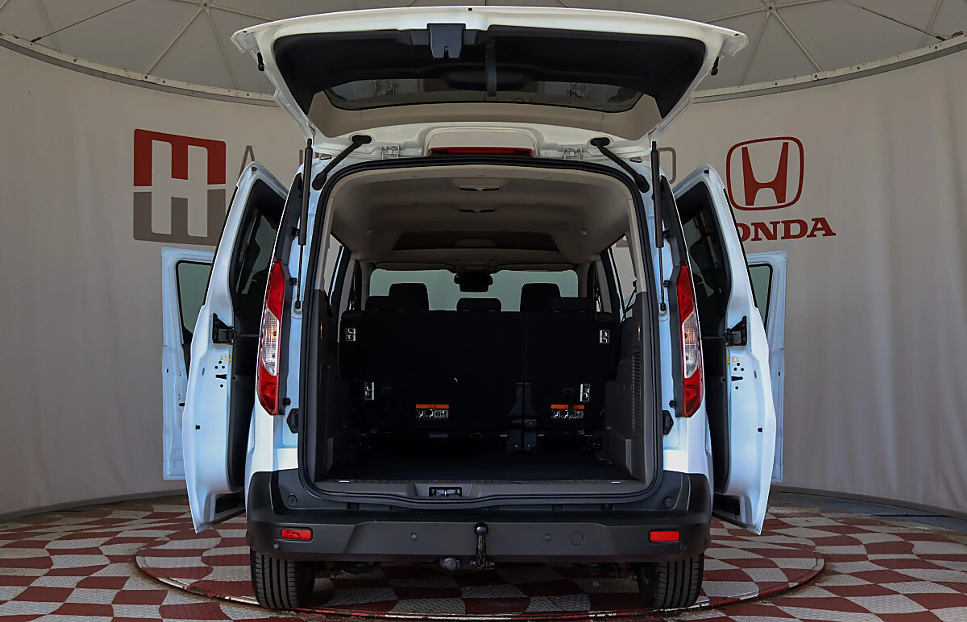 Ford Grand Tourneo Connect L2 SEHR GEPFLEGT — photo 12
