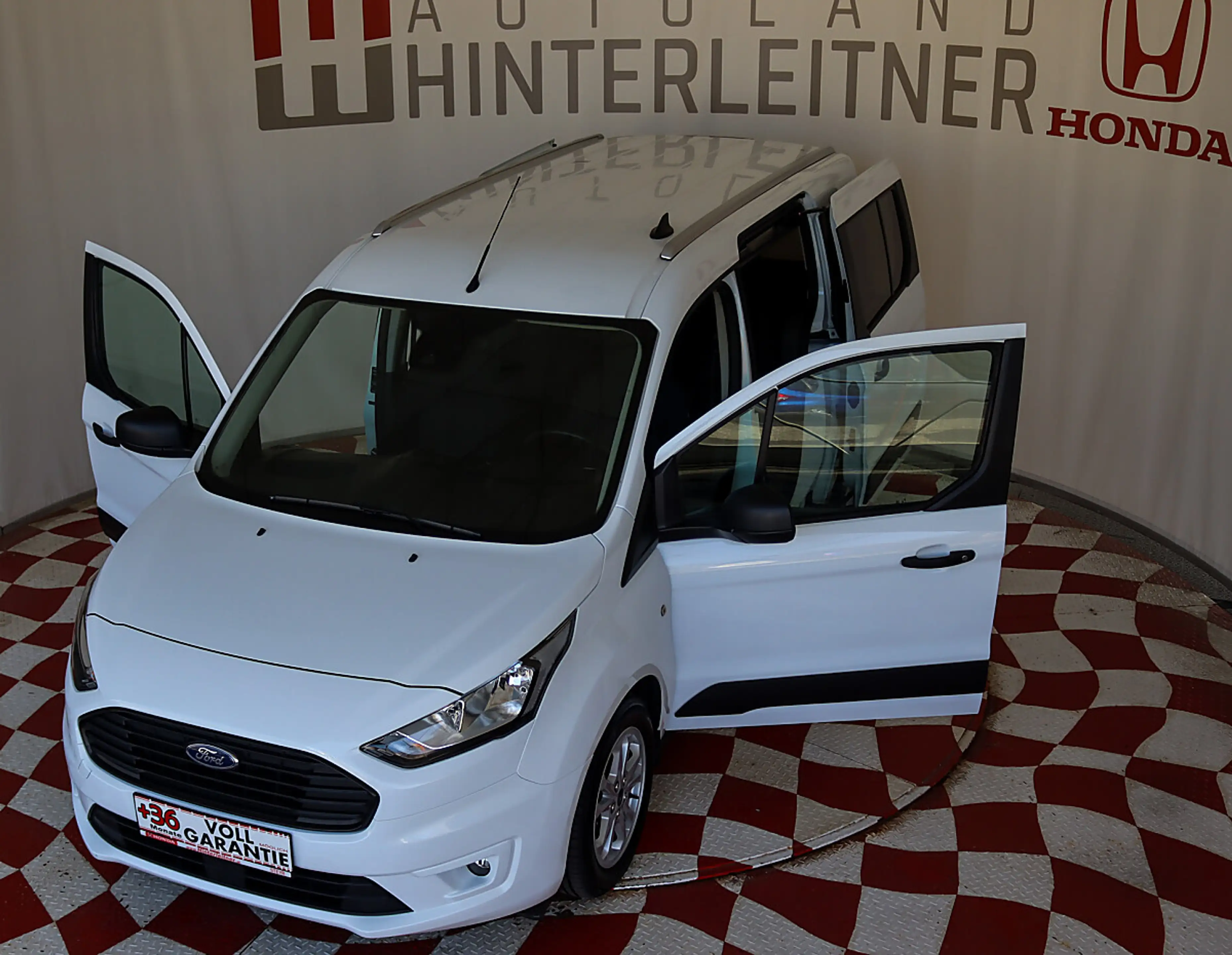Ford Grand Tourneo Connect L2 SEHR GEPFLEGT — photo 3