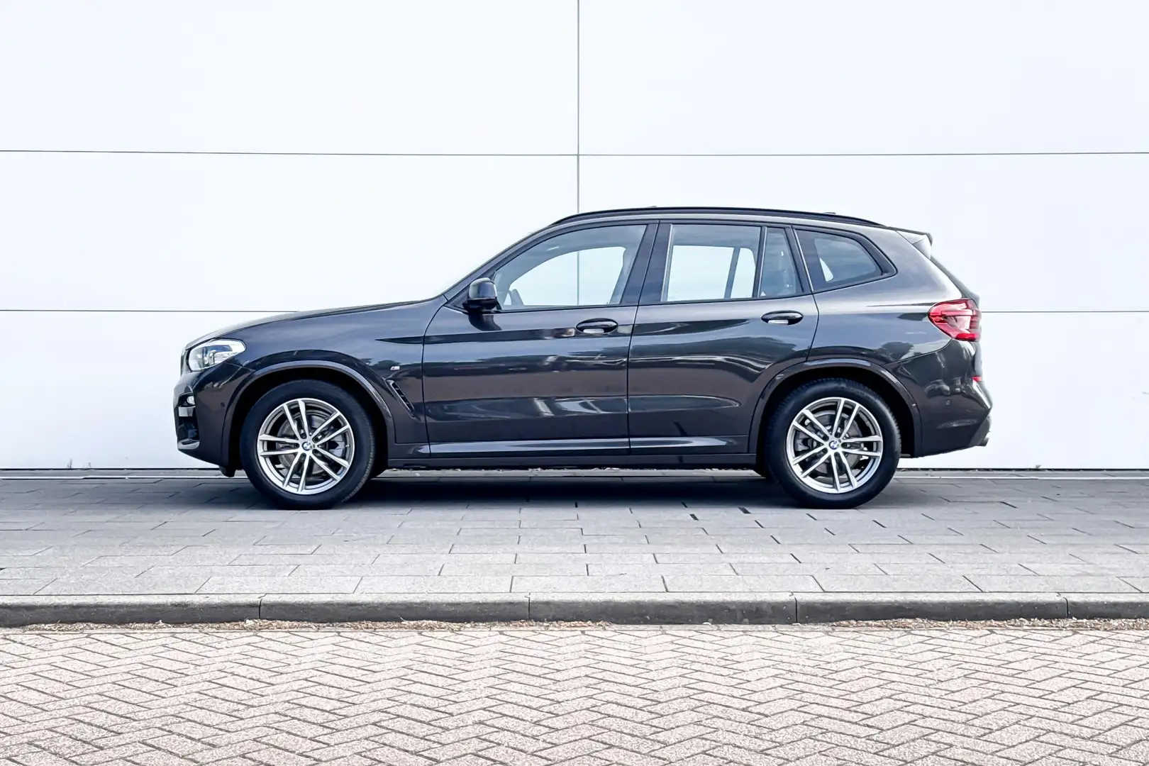BMW X3 xDrive20i High Executive Grijs - 2