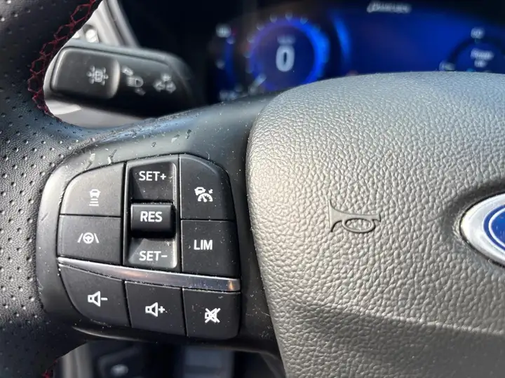 Ford Kuga 2022, foto 13