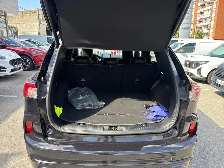 Ford Kuga 2022, foto 7