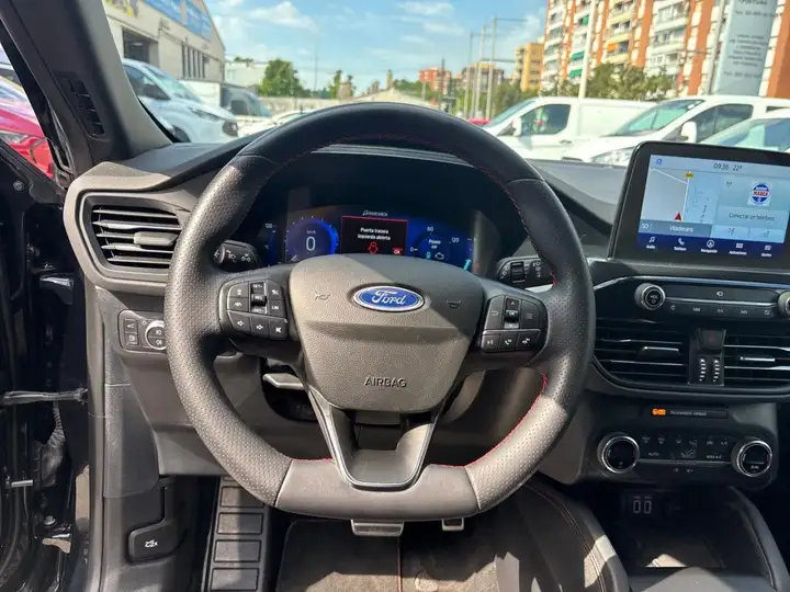 Ford Kuga 2022, foto 12