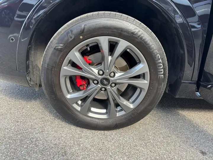 Ford Kuga 2022, foto 11