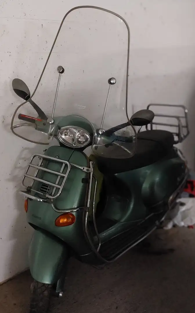 Piaggio Beverly 125 Vespa MO4/ET4/125 Vert - 1