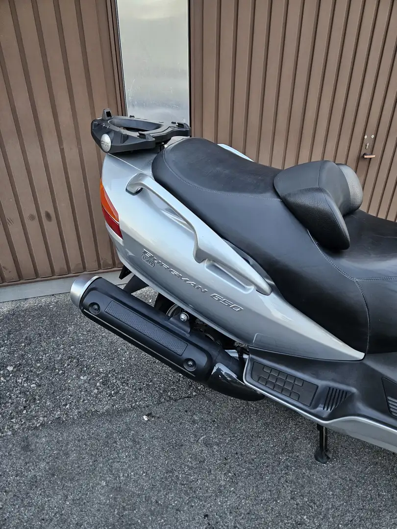 Suzuki Burgman 650 Argintiu - 2