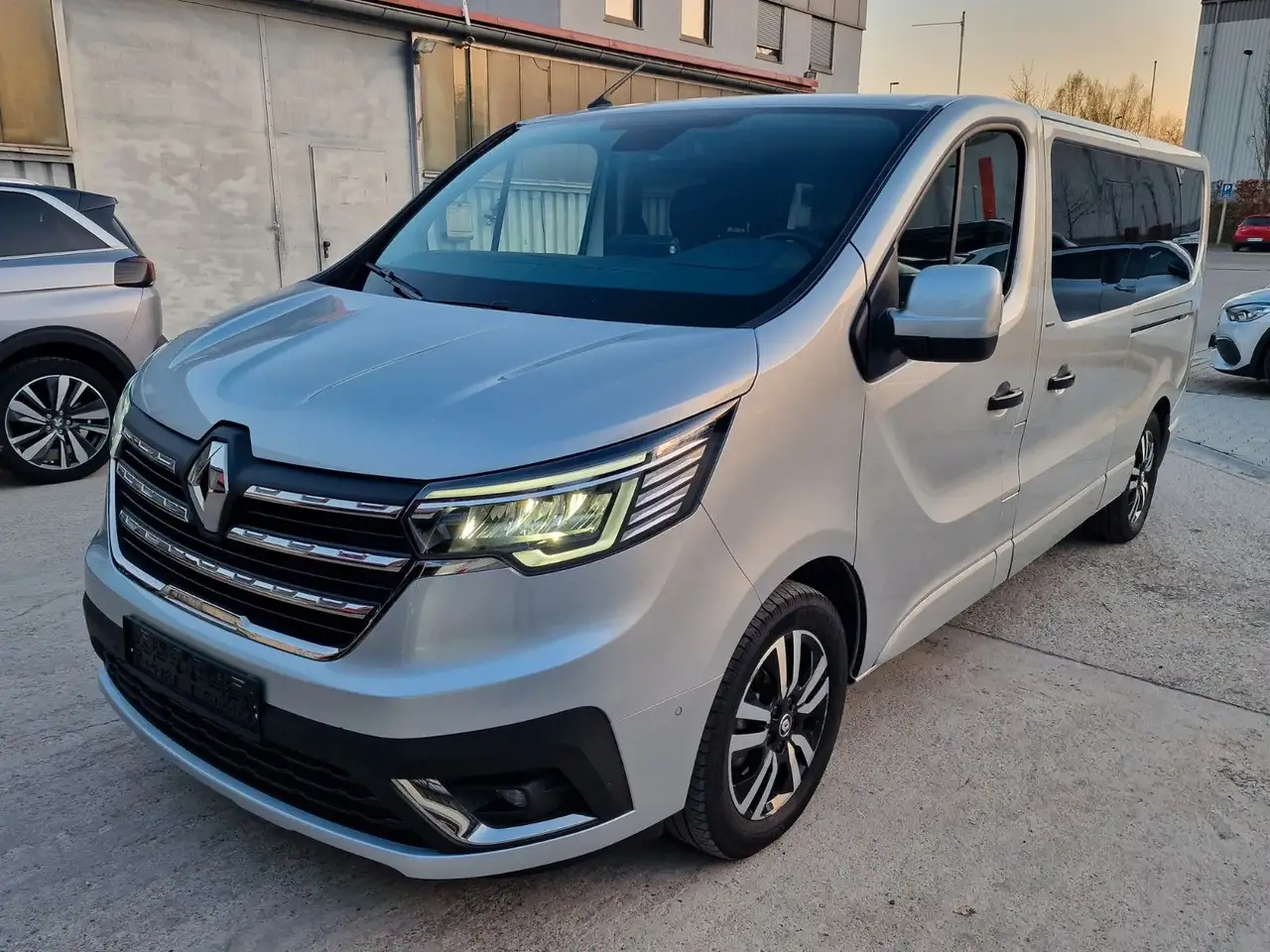 Renault Trafic Kamera, 7 Sitze, Spaceclass 3