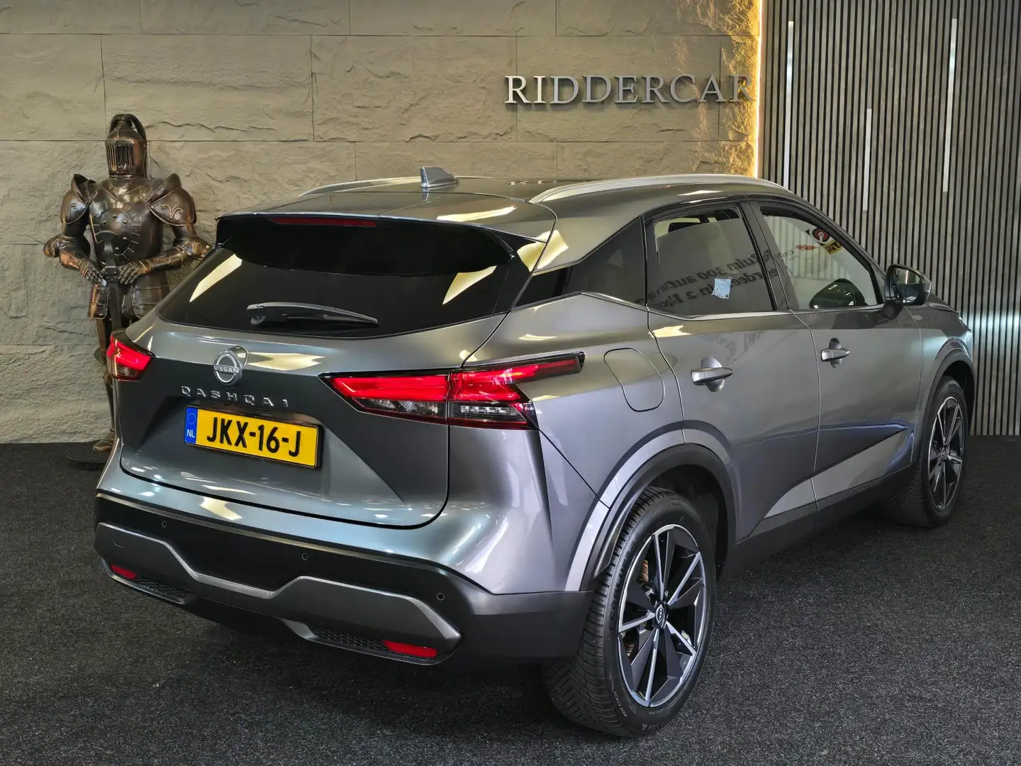 Nissan Qashqai 1.3 MHEV Xtronic Business Executive|GARANTIE|PANO| Grijs - 2