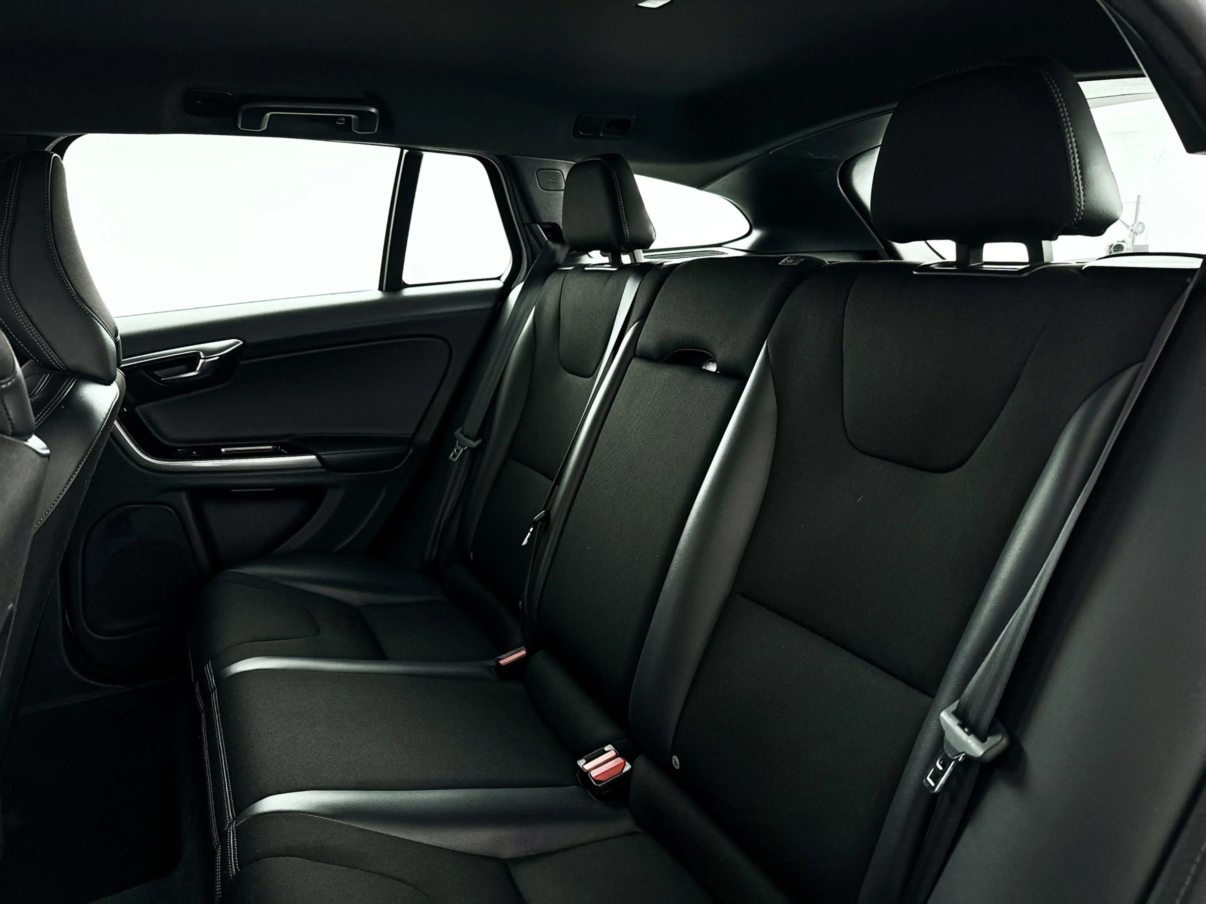 Volvo V60 Cross Country 2.0 D3 Polar+ | Parkeersensoren achter | Stoelverw — photo 11