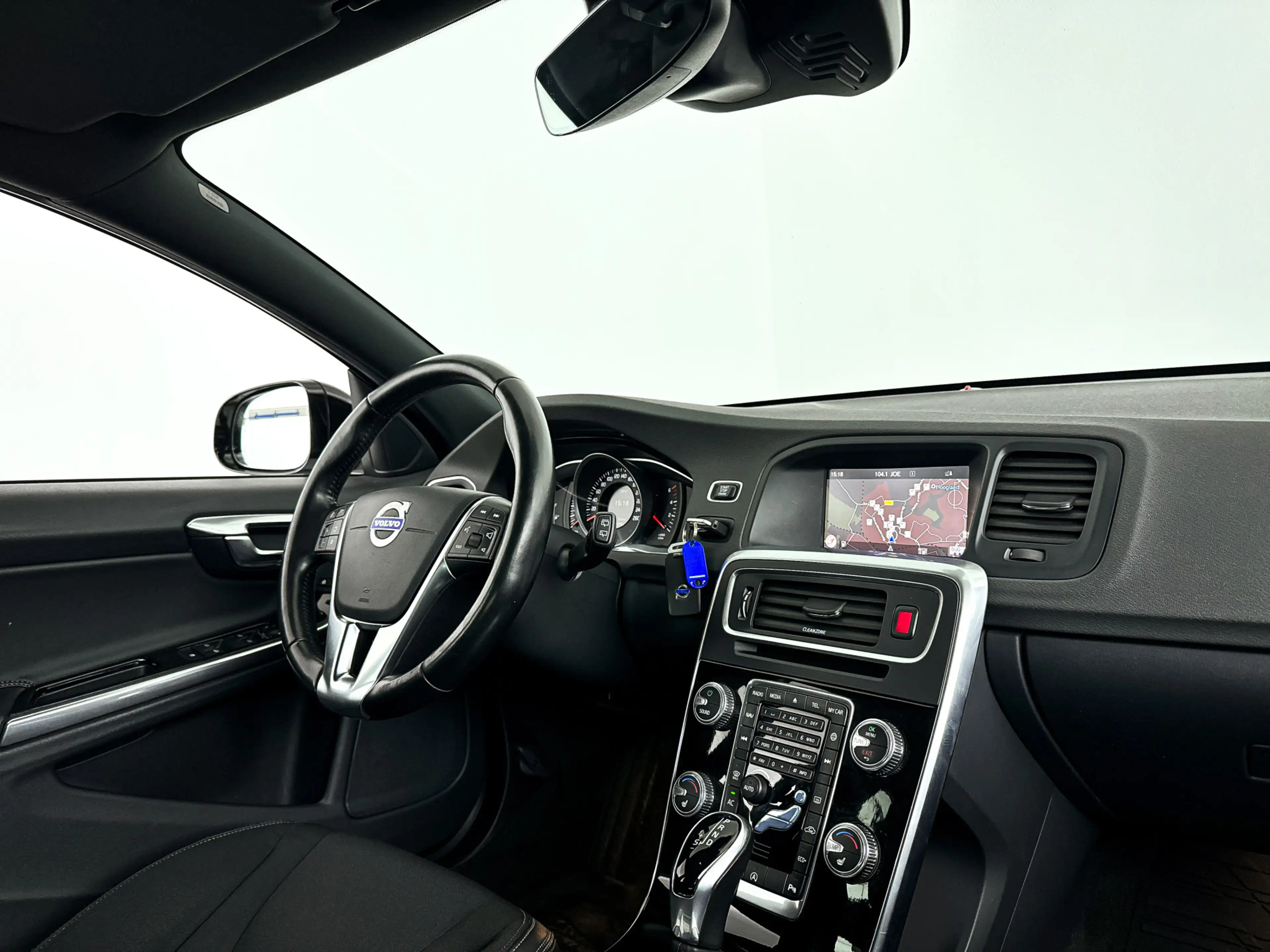 Volvo V60 Cross Country 2.0 D3 Polar+ | Parkeersensoren achter | Stoelverw — photo 3