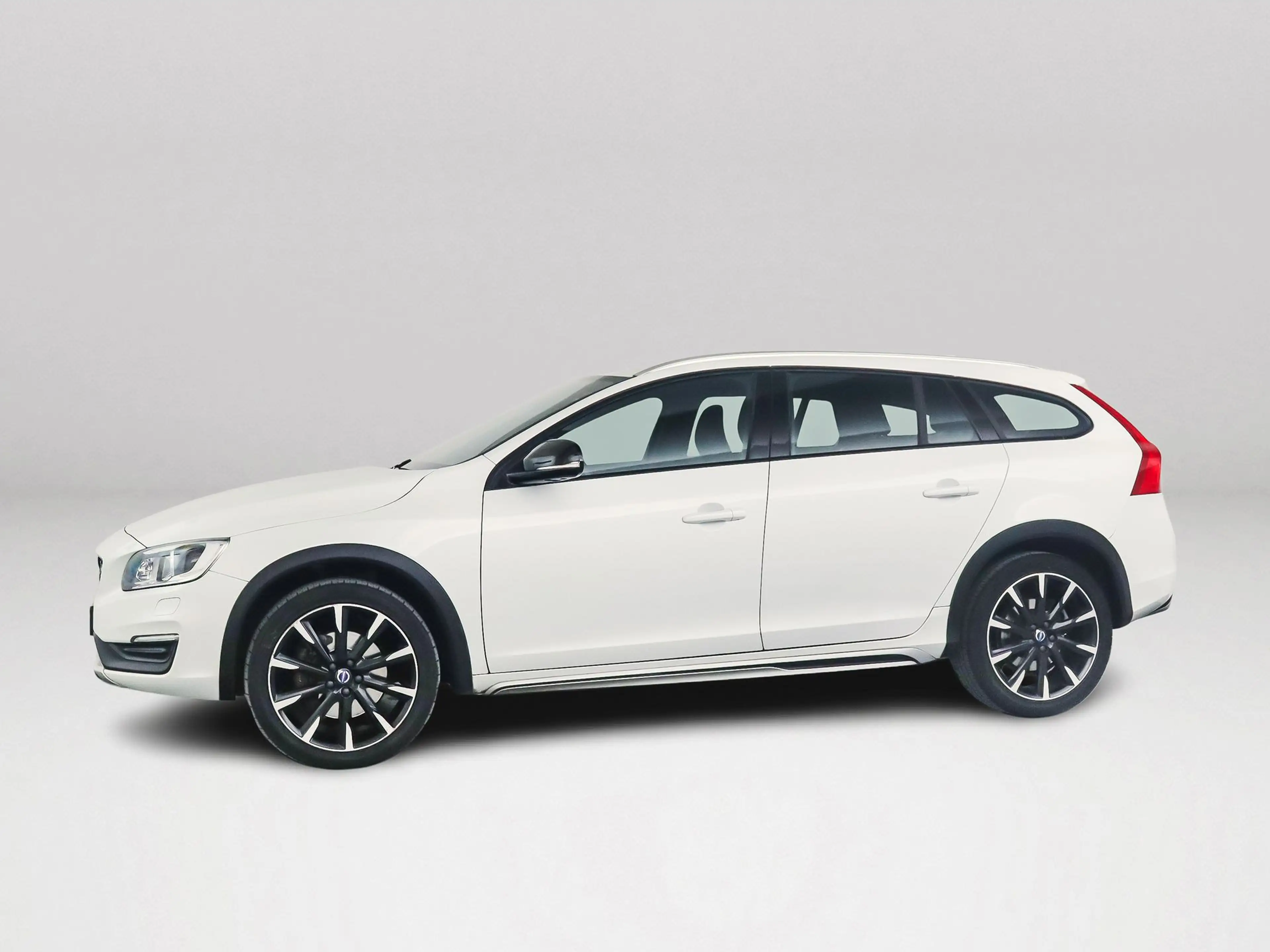 Volvo V60 Cross Country 2.0 D3 Polar+ | Parkeersensoren achter | Stoelverw — photo 4
