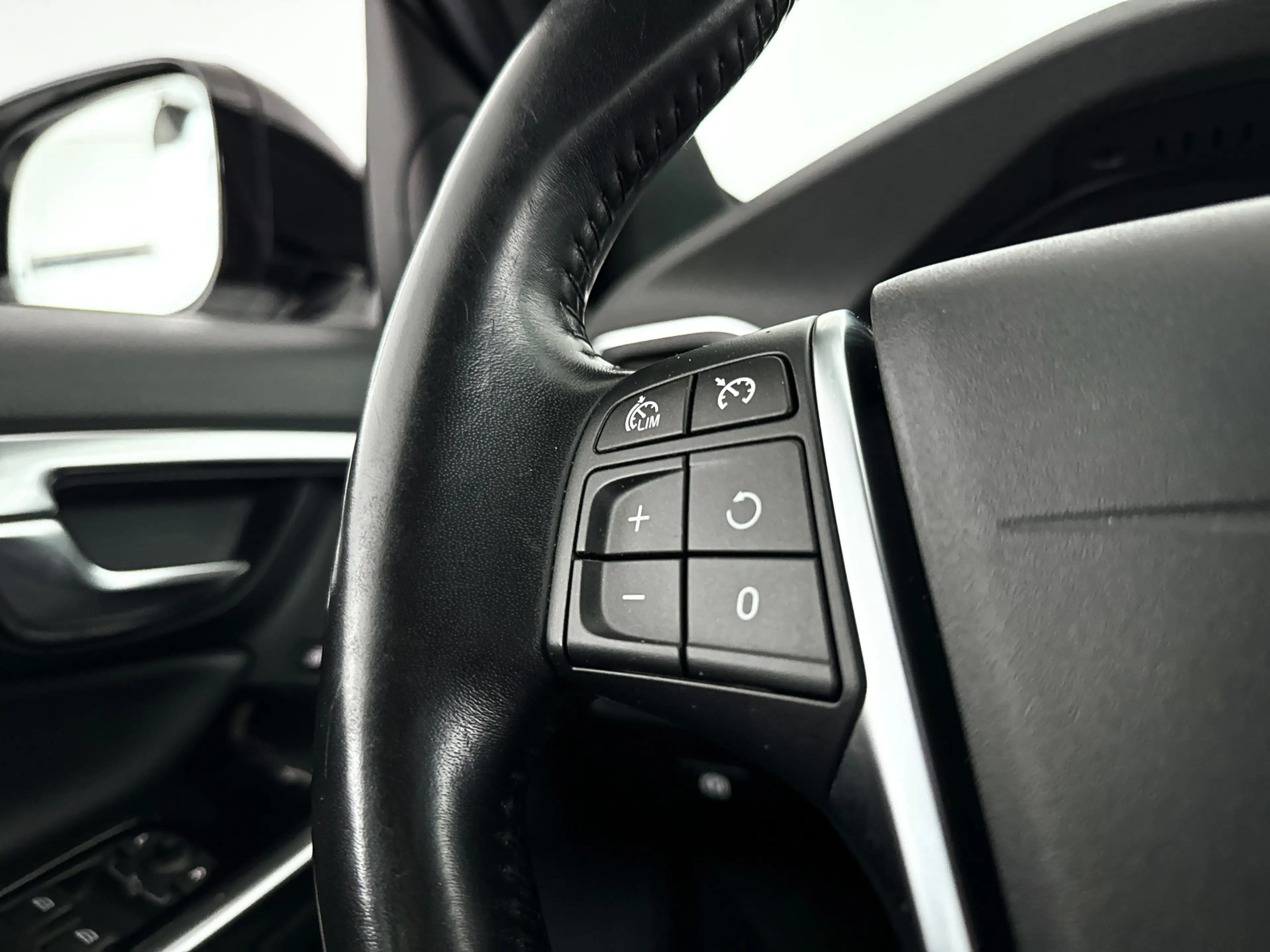 Volvo V60 Cross Country 2.0 D3 Polar+ | Parkeersensoren achter | Stoelverw — photo 15