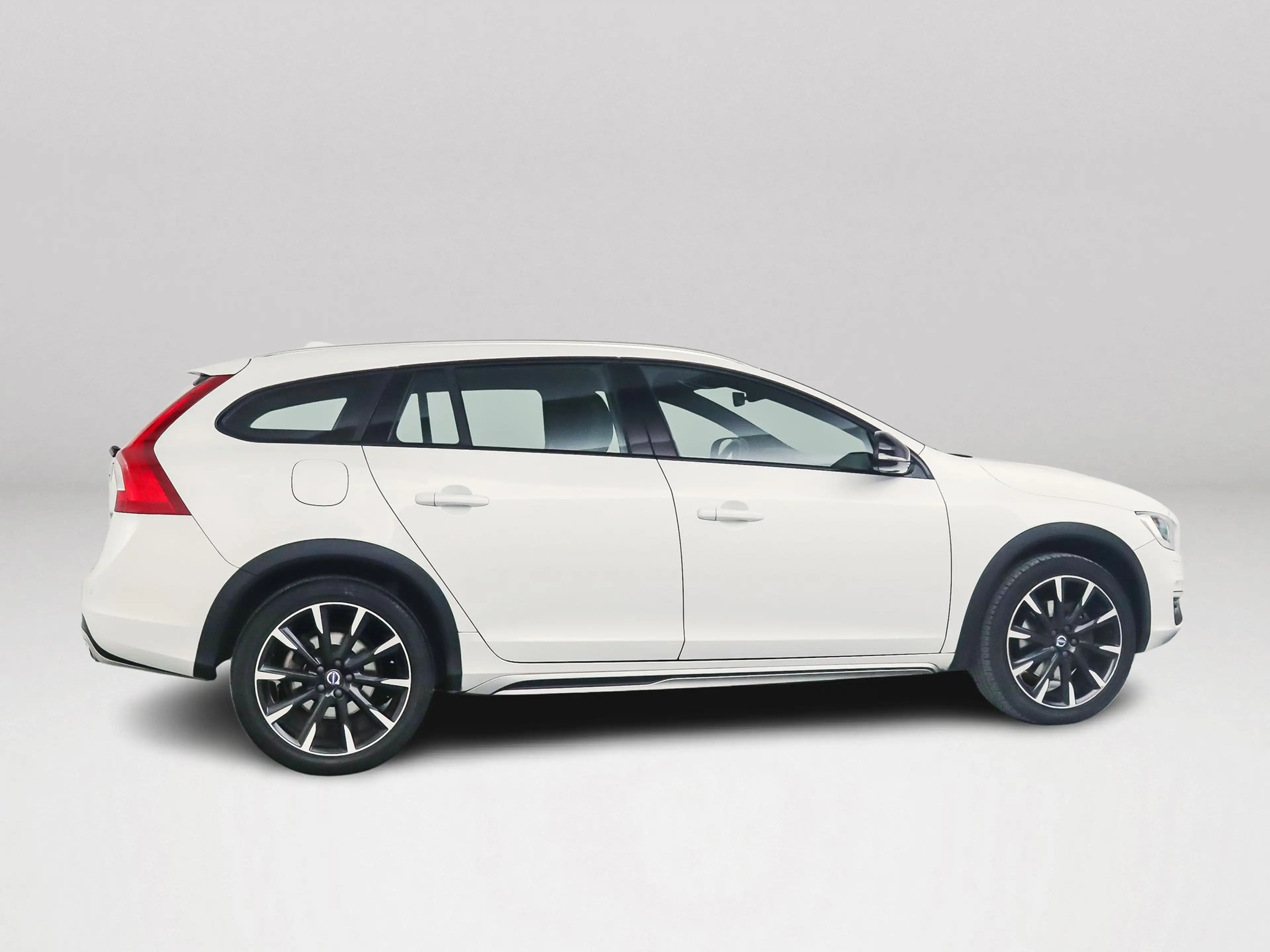 Volvo V60 Cross Country 2.0 D3 Polar+ | Parkeersensoren achter | Stoelverw — photo 5