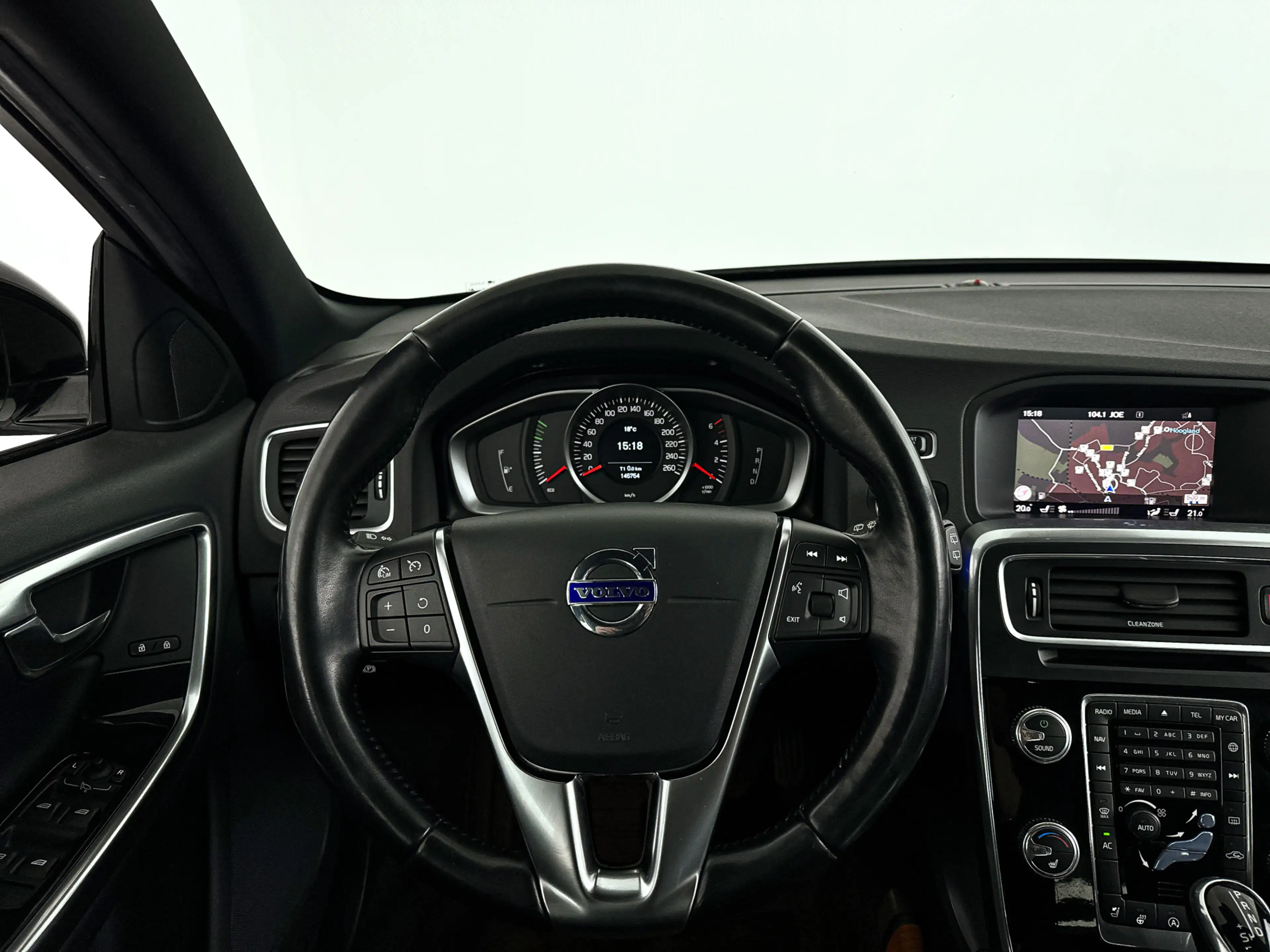 Volvo V60 Cross Country 2.0 D3 Polar+ | Parkeersensoren achter | Stoelverw — photo 13