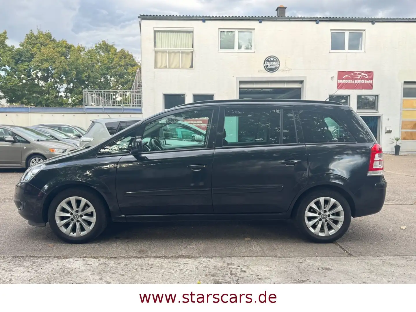 Opel Zafira B Family*KLIMA*ALU*AHK*NAVI*7-SITZER!! Schwarz - 2