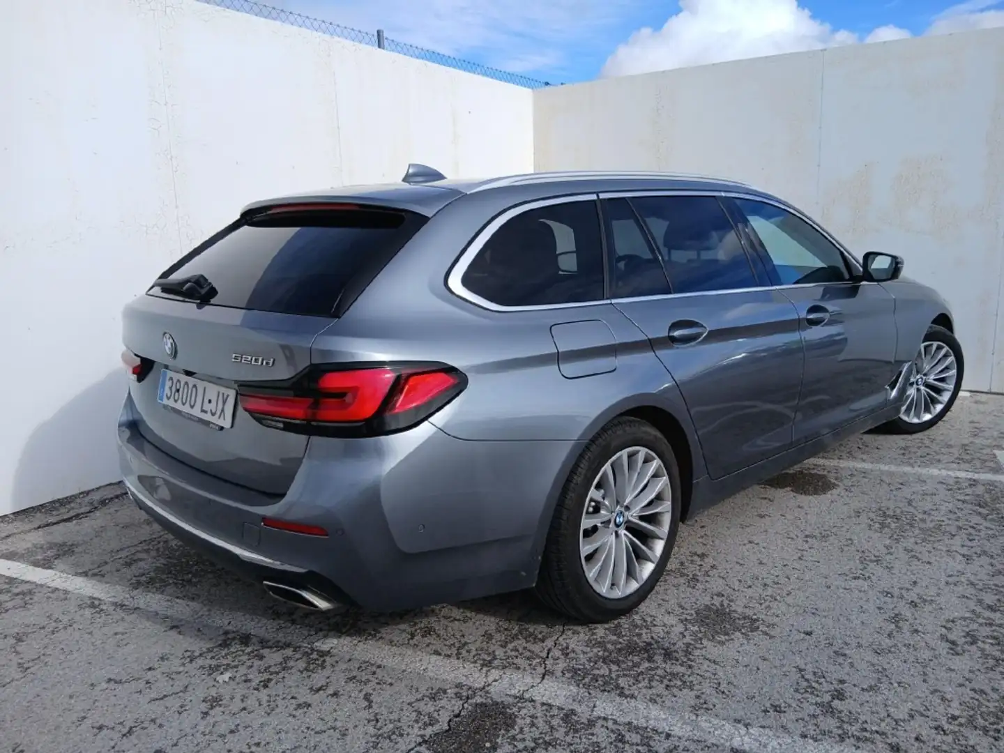 BMW 520 520dA Touring Luxury Line Bleu - 2