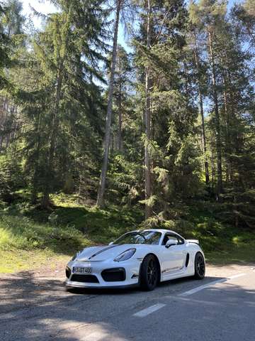 Porsche Cayman GT4