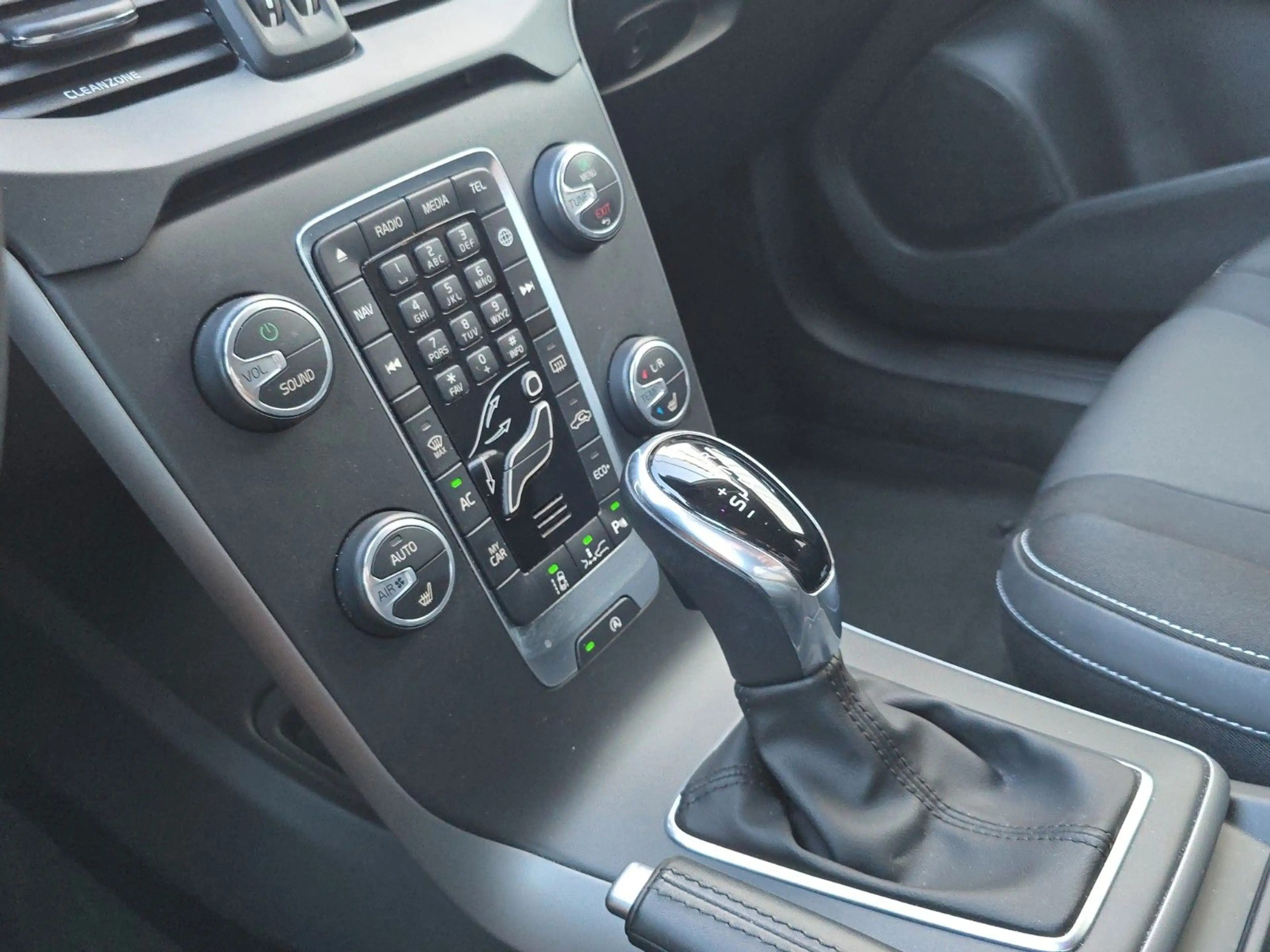 Volvo V40 Momentum /Cam/PDC/ACC/Navi/Spurhlt. — photo 15
