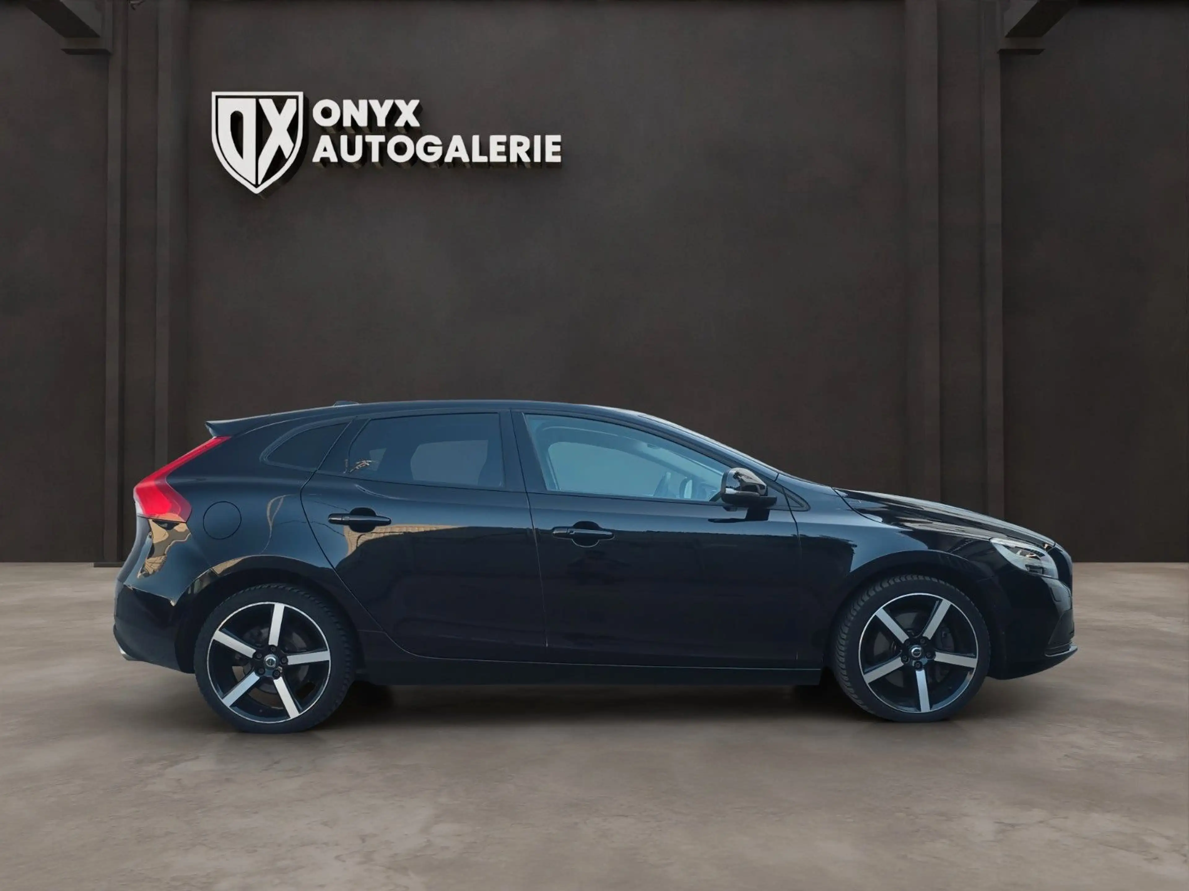 Volvo V40 Momentum /Cam/PDC/ACC/Navi/Spurhlt. — photo 6