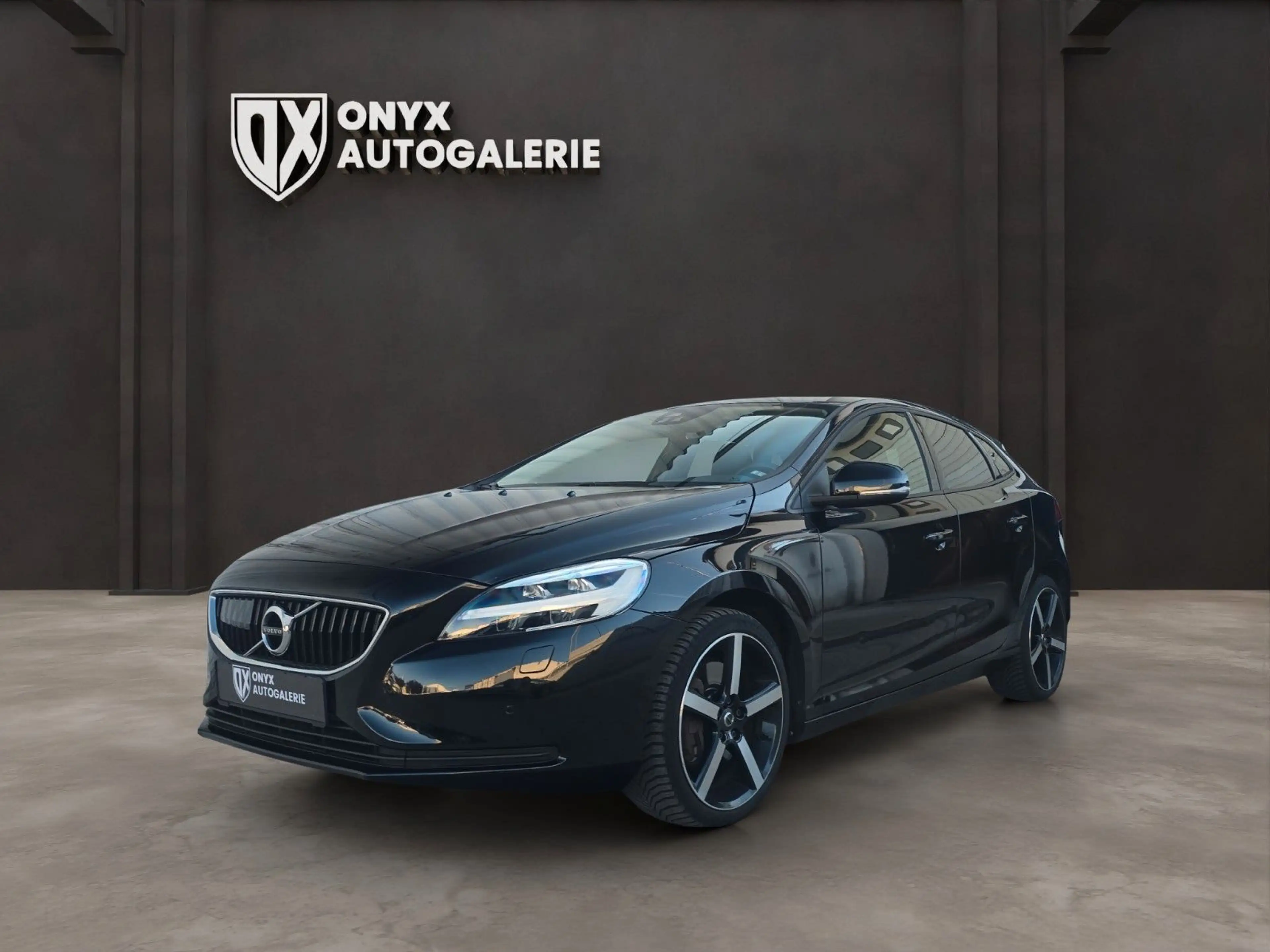 Volvo V40 Momentum /Cam/PDC/ACC/Navi/Spurhlt.