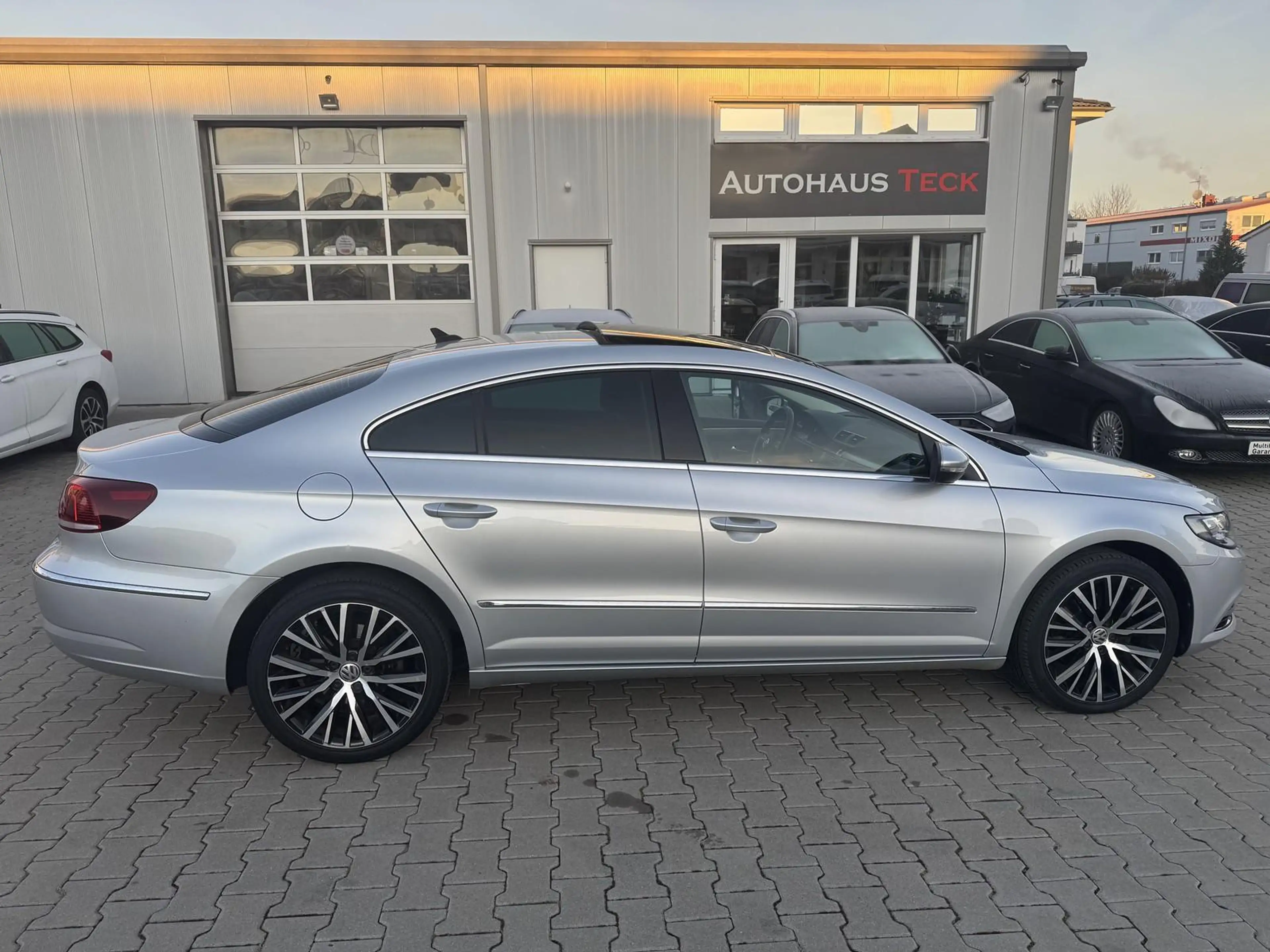 Volkswagen CC 2,0 TDI NEU.ZAHNR./BI-XENON/PAN. DACH/SHZ/PDC+KAME — photo 4