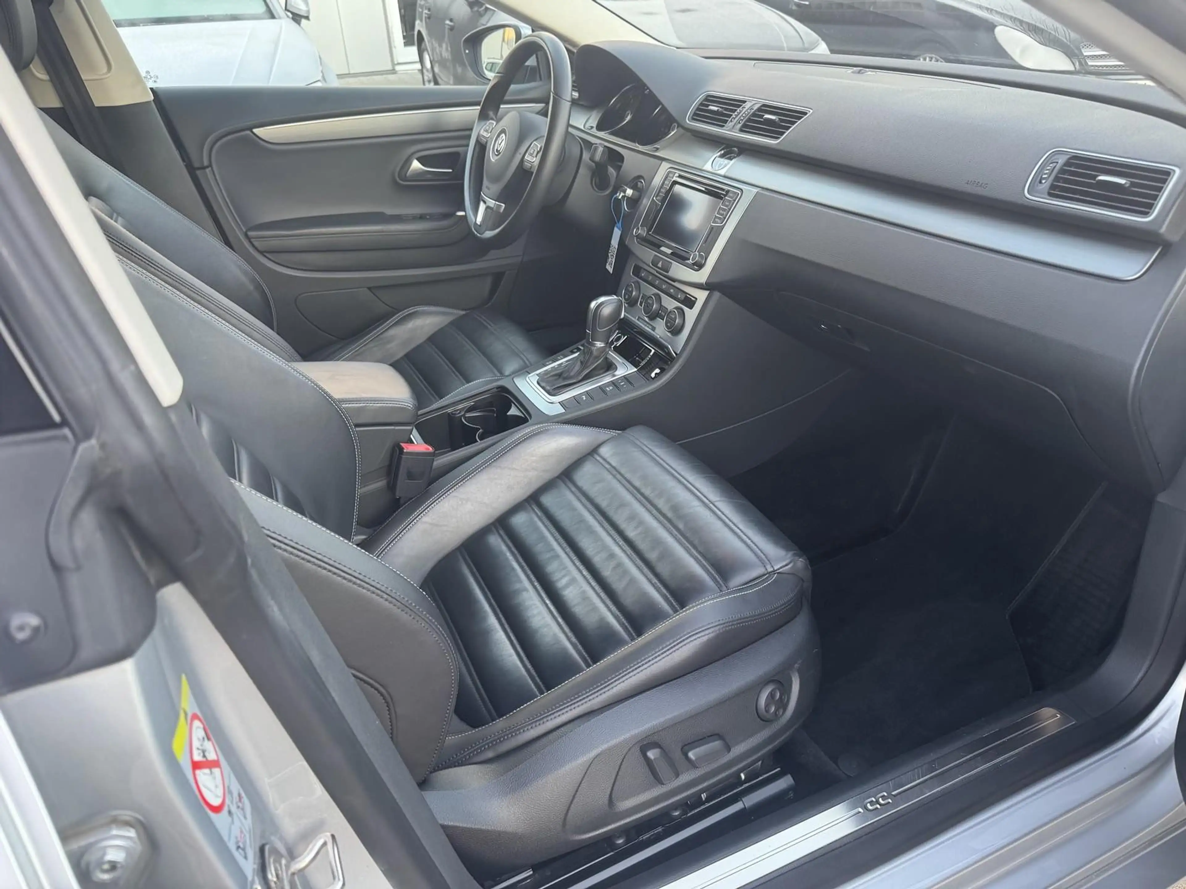 Volkswagen CC 2,0 TDI NEU.ZAHNR./BI-XENON/PAN. DACH/SHZ/PDC+KAME — photo 14