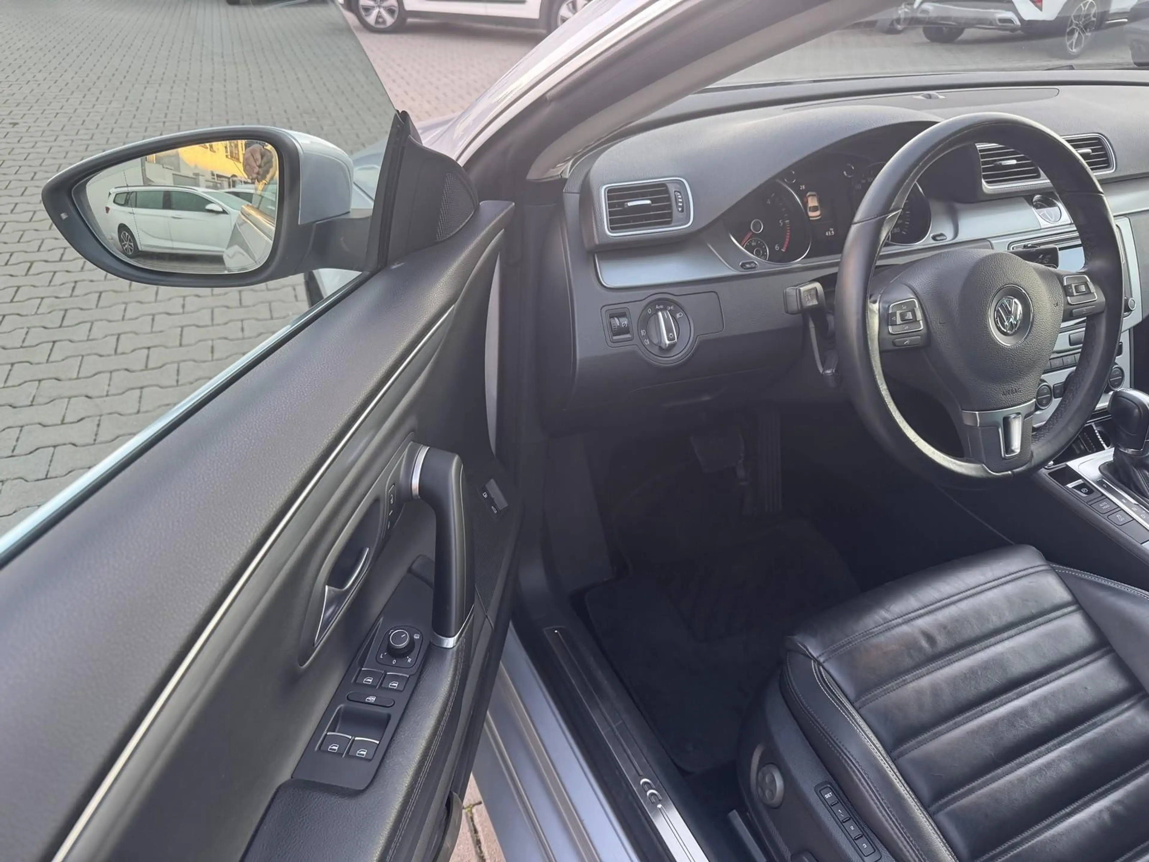 Volkswagen CC 2,0 TDI NEU.ZAHNR./BI-XENON/PAN. DACH/SHZ/PDC+KAME — photo 5
