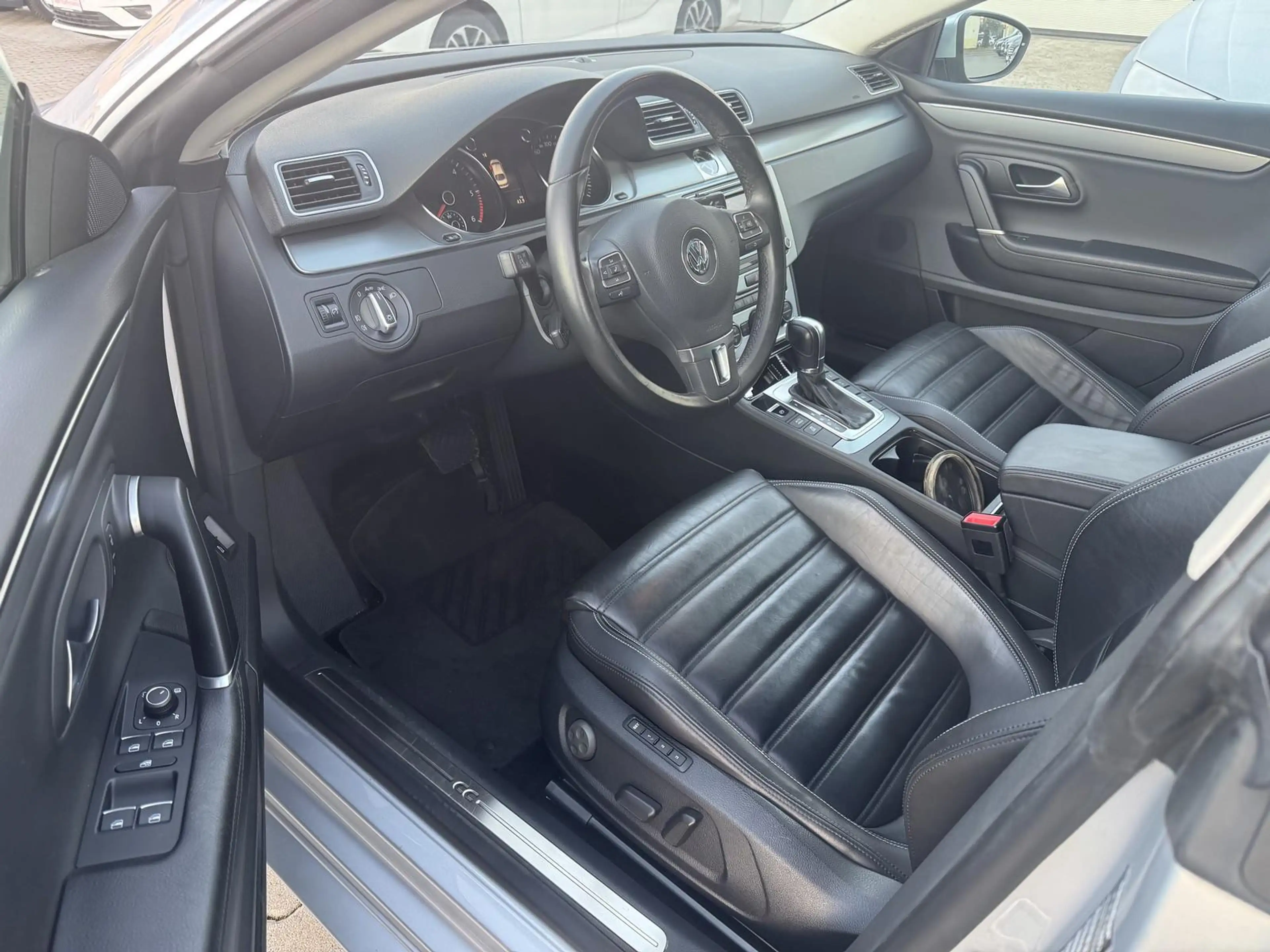 Volkswagen CC 2,0 TDI NEU.ZAHNR./BI-XENON/PAN. DACH/SHZ/PDC+KAME — photo 6