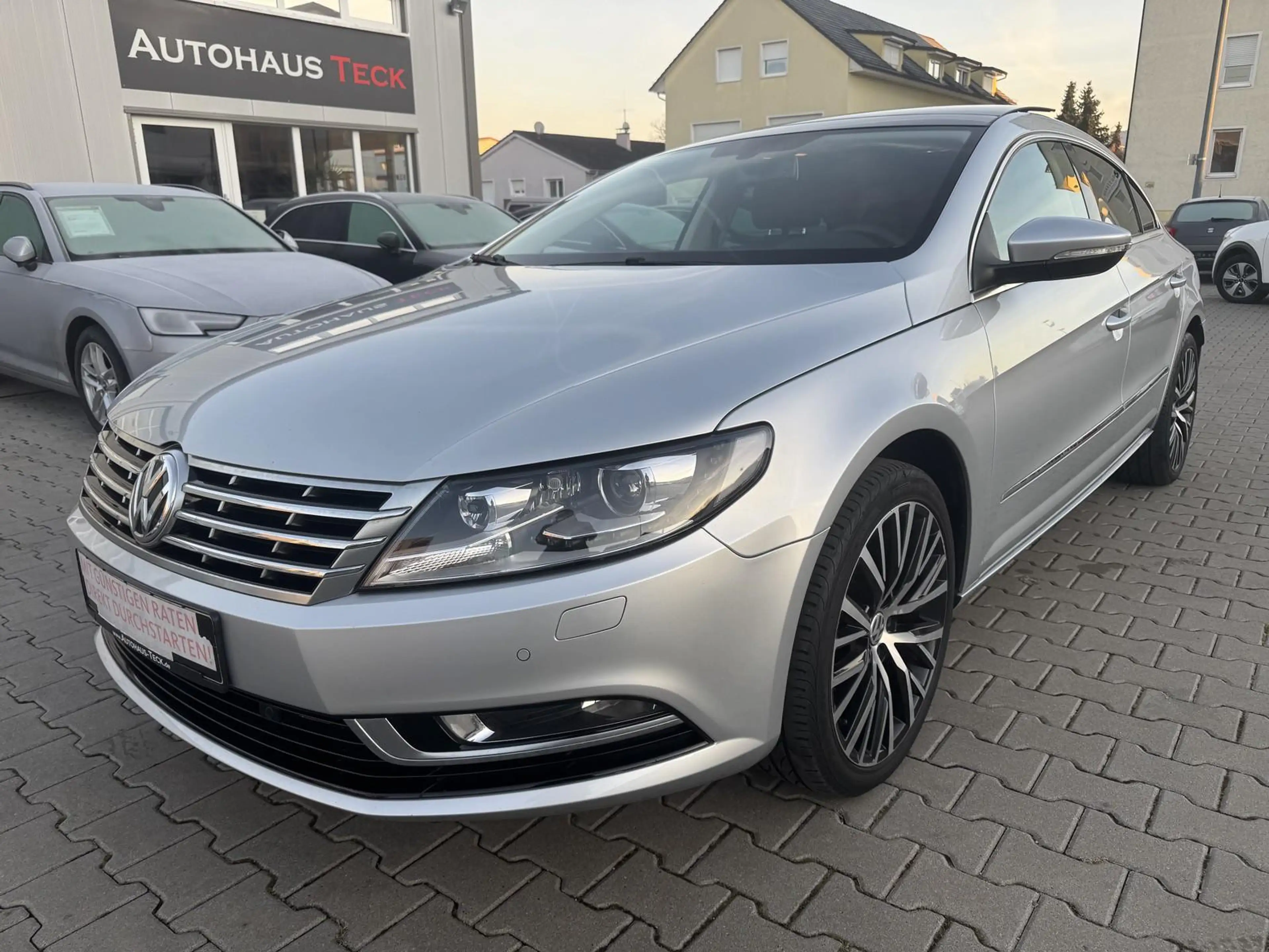 Volkswagen CC 2,0 TDI NEU.ZAHNR./BI-XENON/PAN. DACH/SHZ/PDC+KAME