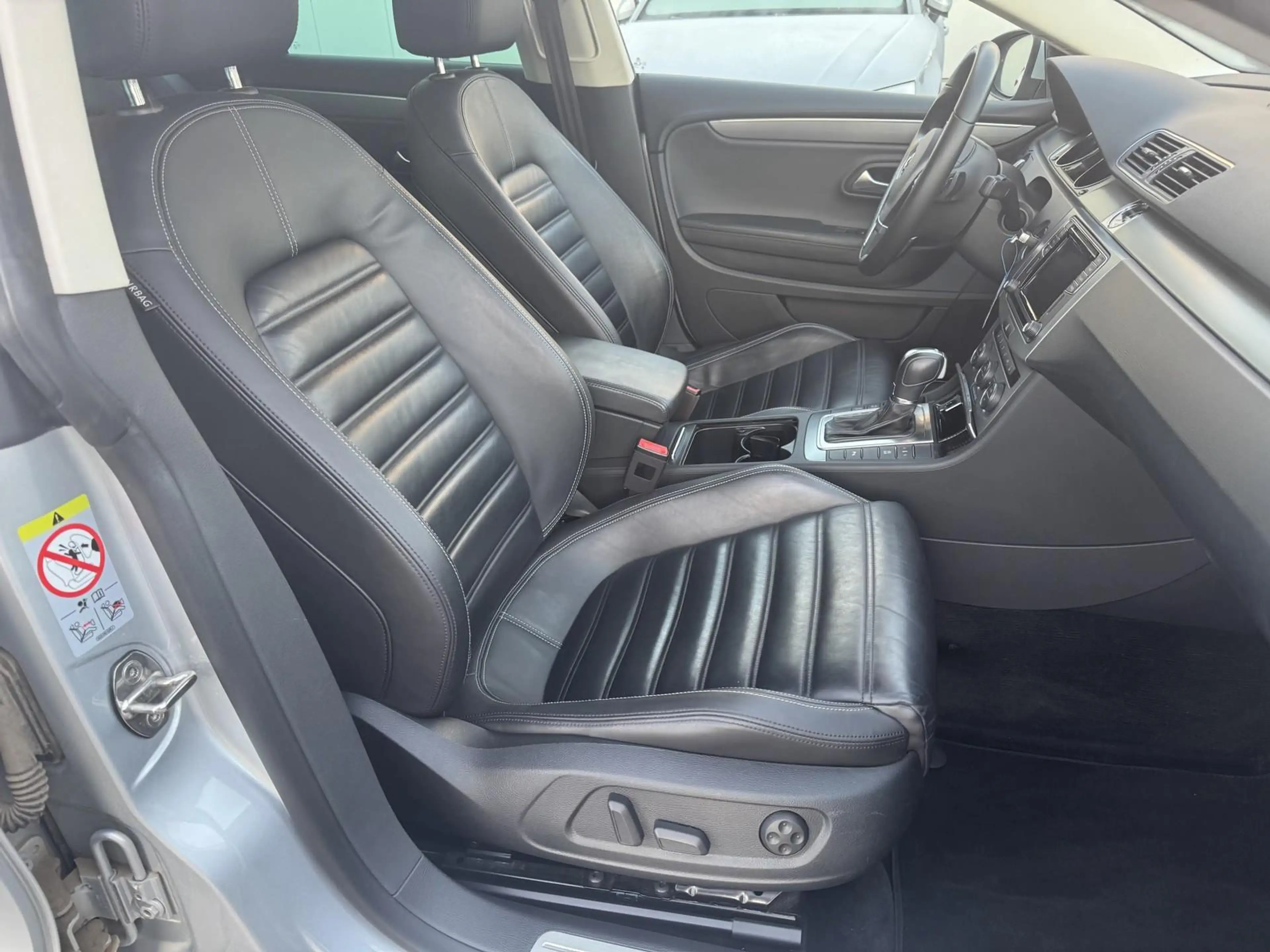 Volkswagen CC 2,0 TDI NEU.ZAHNR./BI-XENON/PAN. DACH/SHZ/PDC+KAME — photo 13